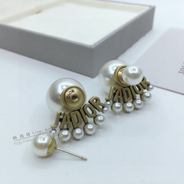 Dior飾品 迪奧經典熱銷款JADIOR復古字母扇型珍珠耳釘  zgd1064